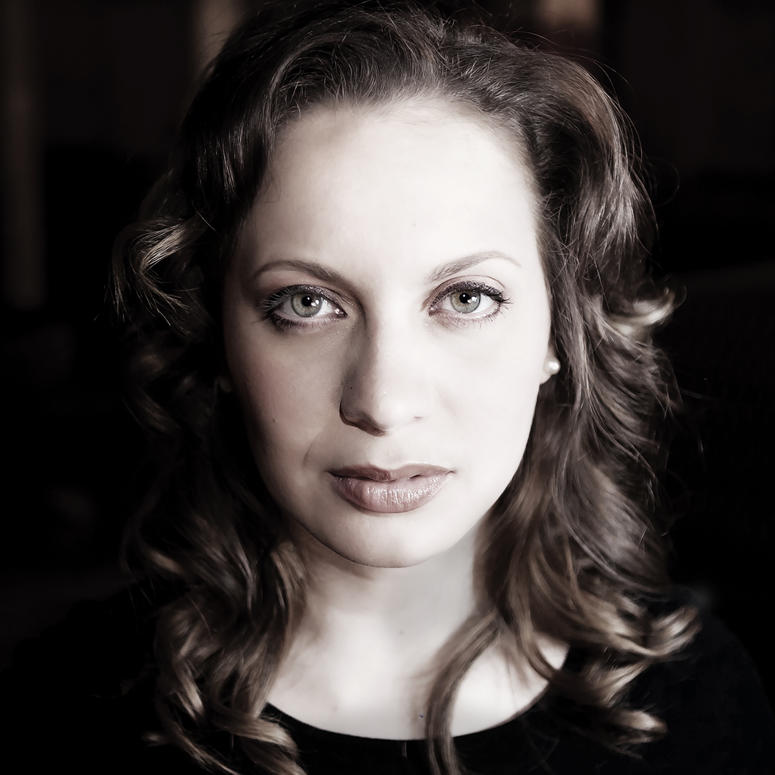 Christine D'Clario Portrait