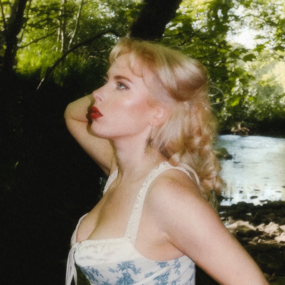 Holly Macve Portrait