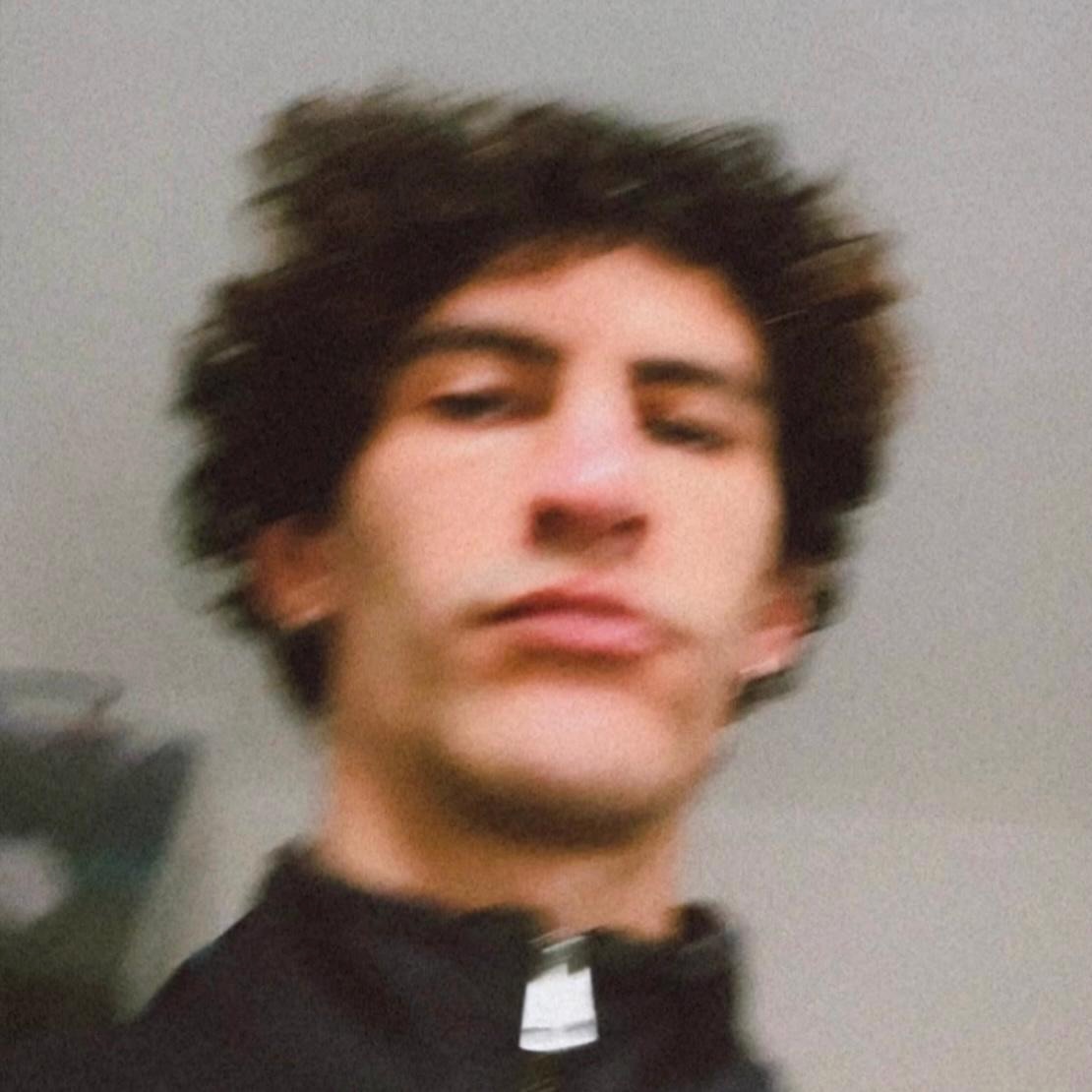 glue70 Portrait