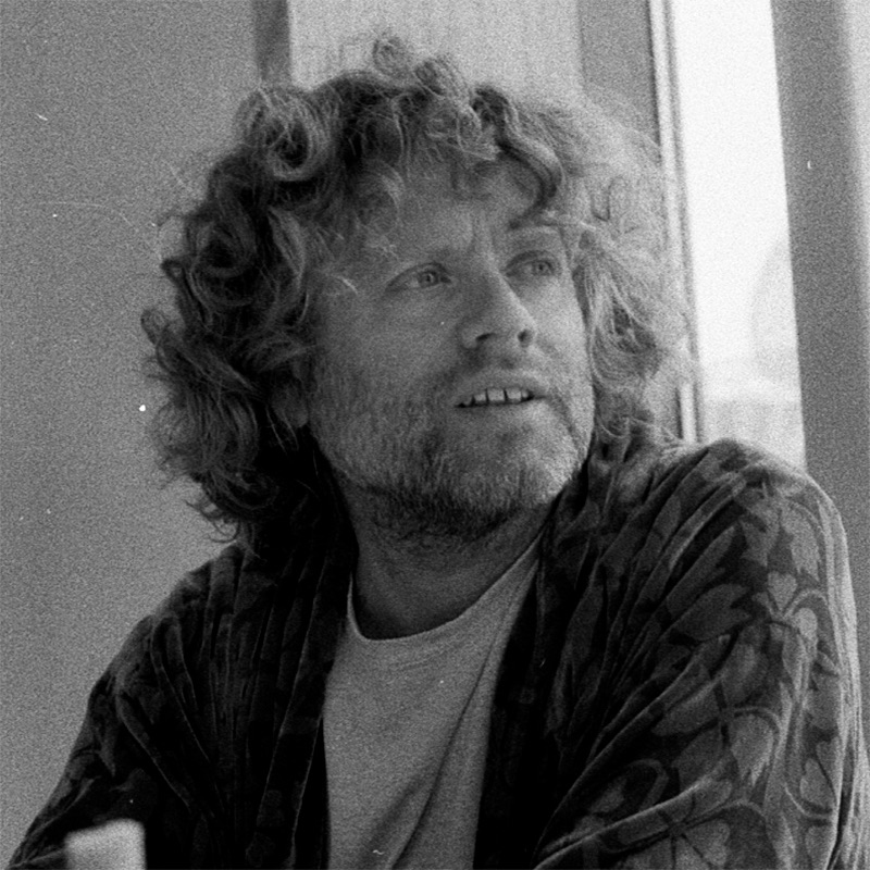 Benny Sings portrait