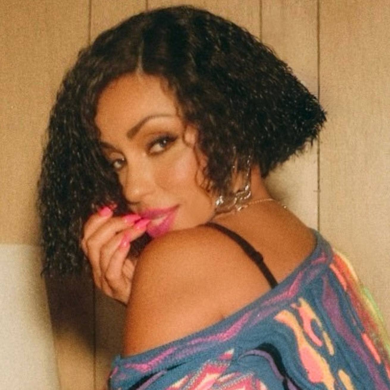 Mýa portrait