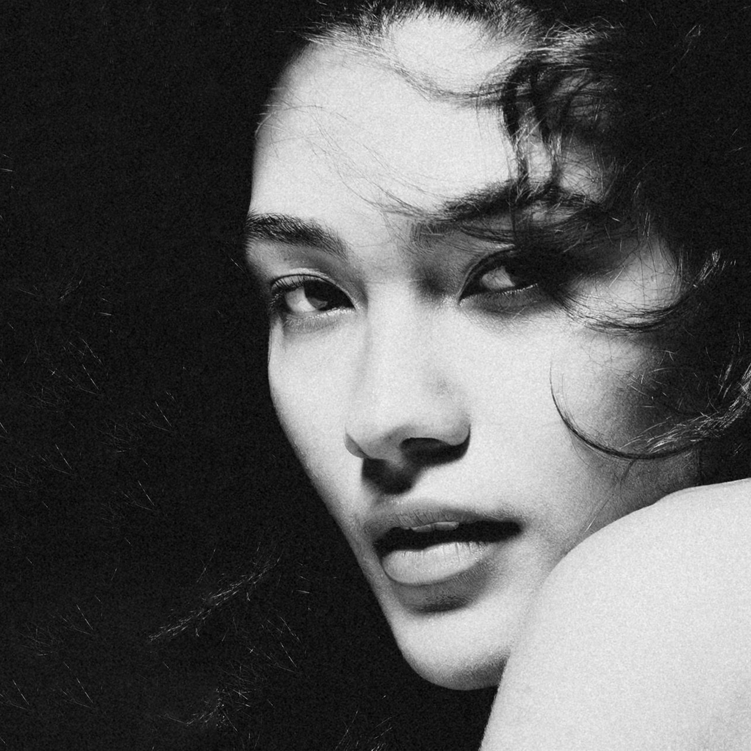 Olivia Dean Portrait