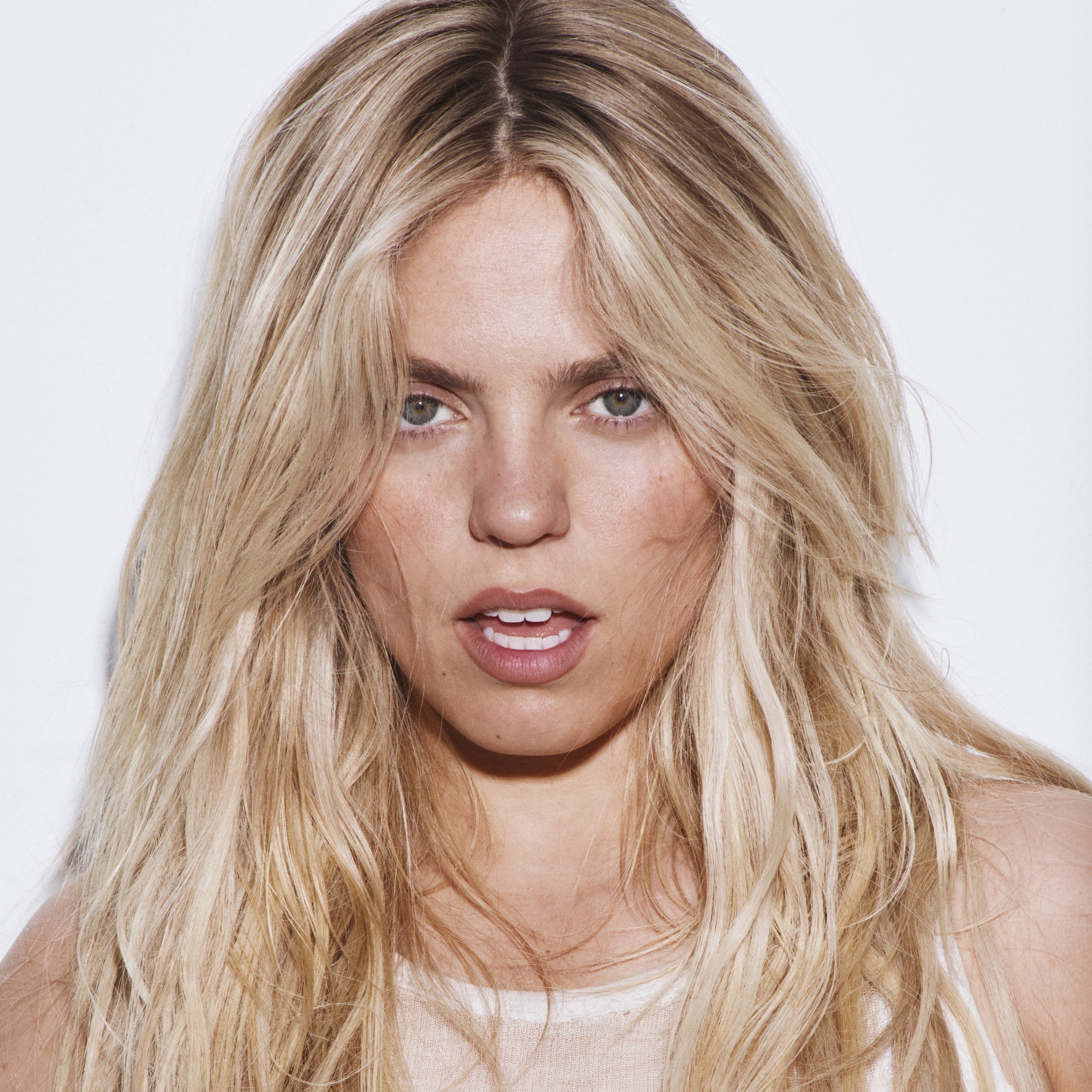 Reneé Rapp Portrait