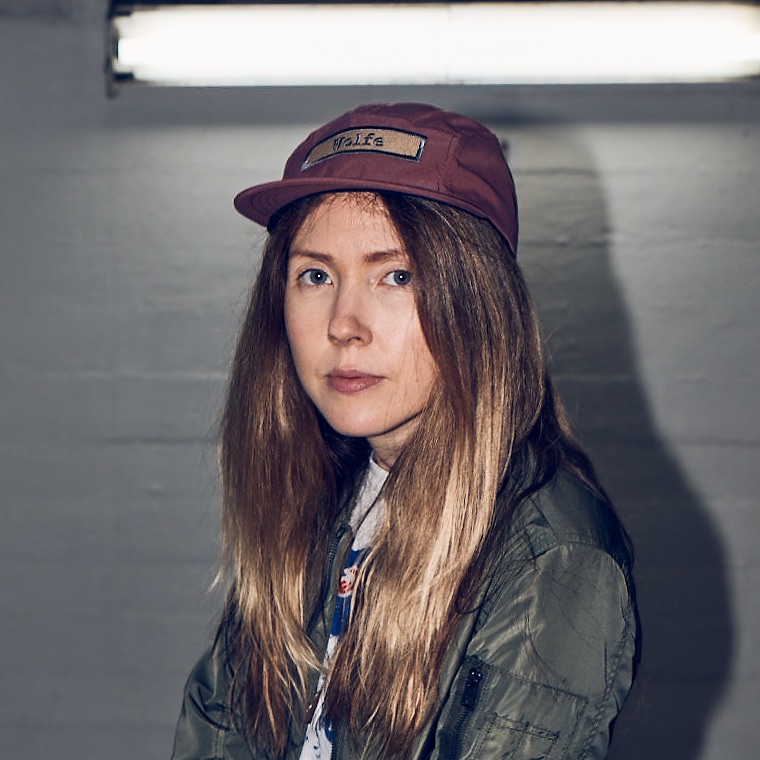 Beatie Wolfe portrait