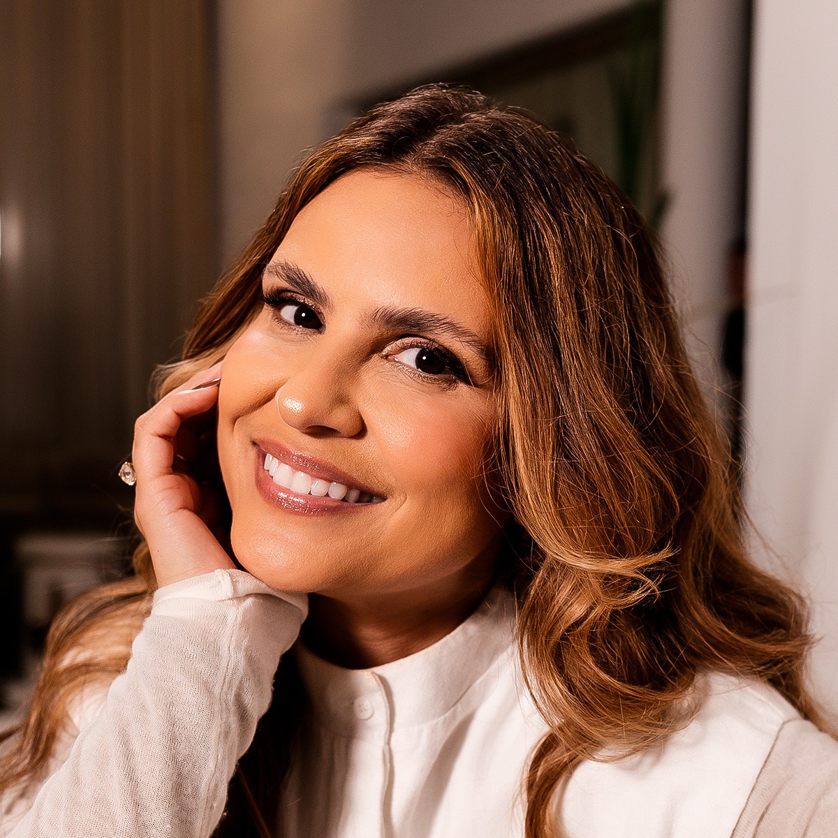 Aline Barros Portrait