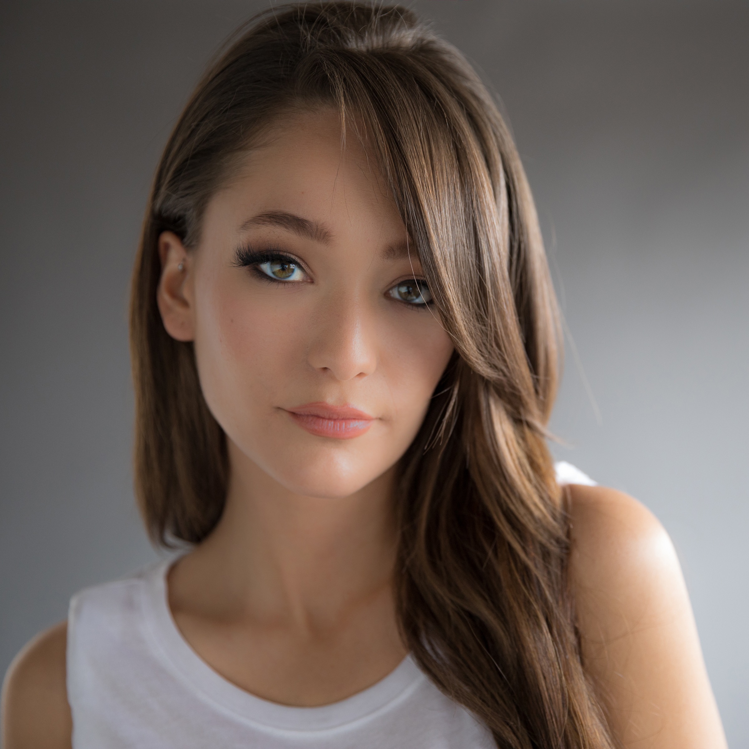 Kira Isabella Portrait