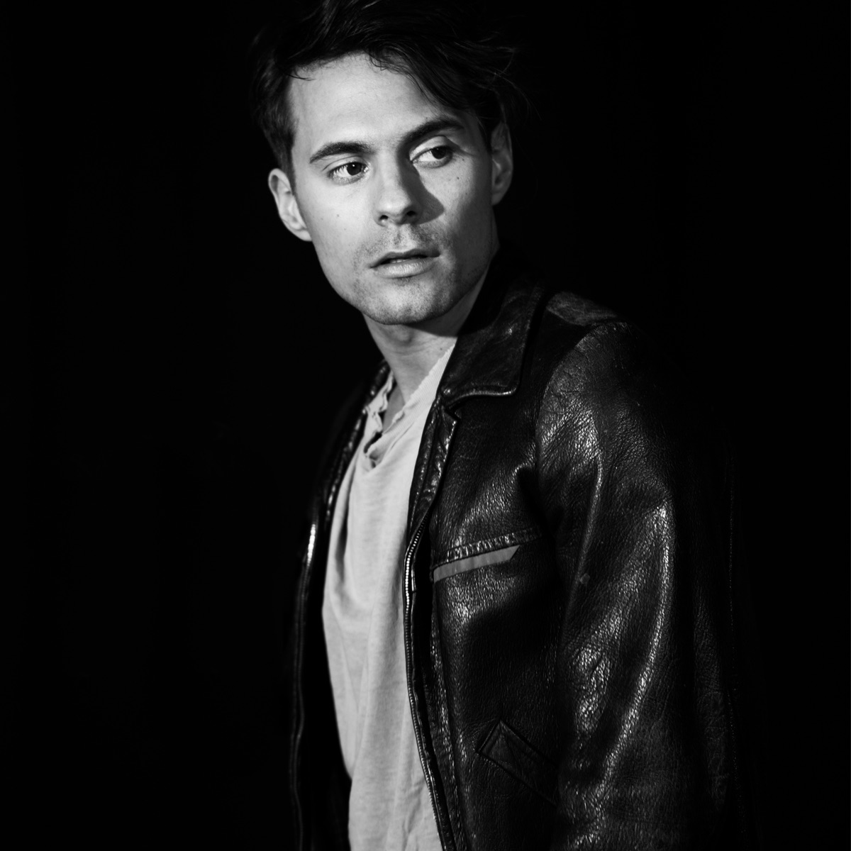 Oskar Linnros Portrait