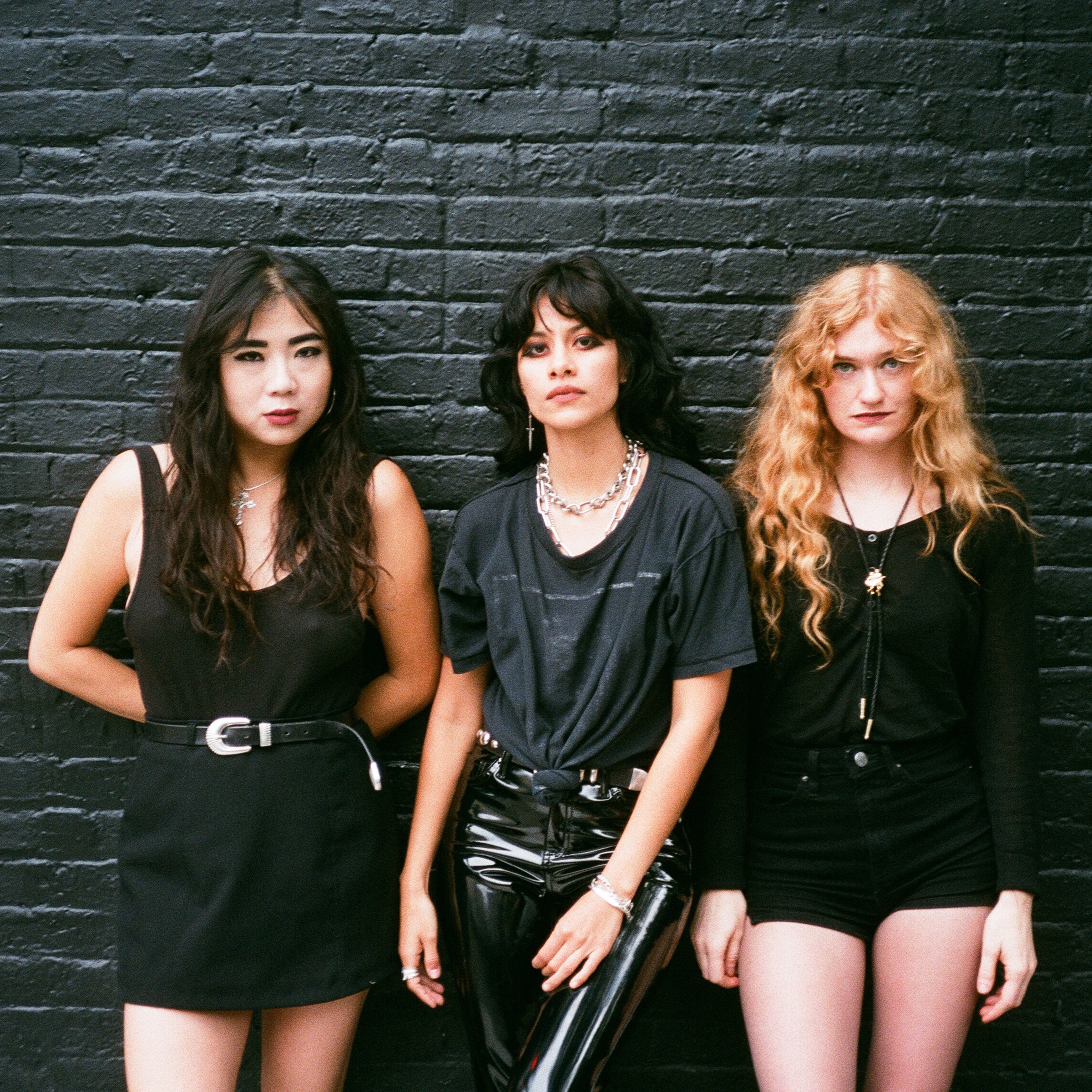 L.A. WITCH Portrait