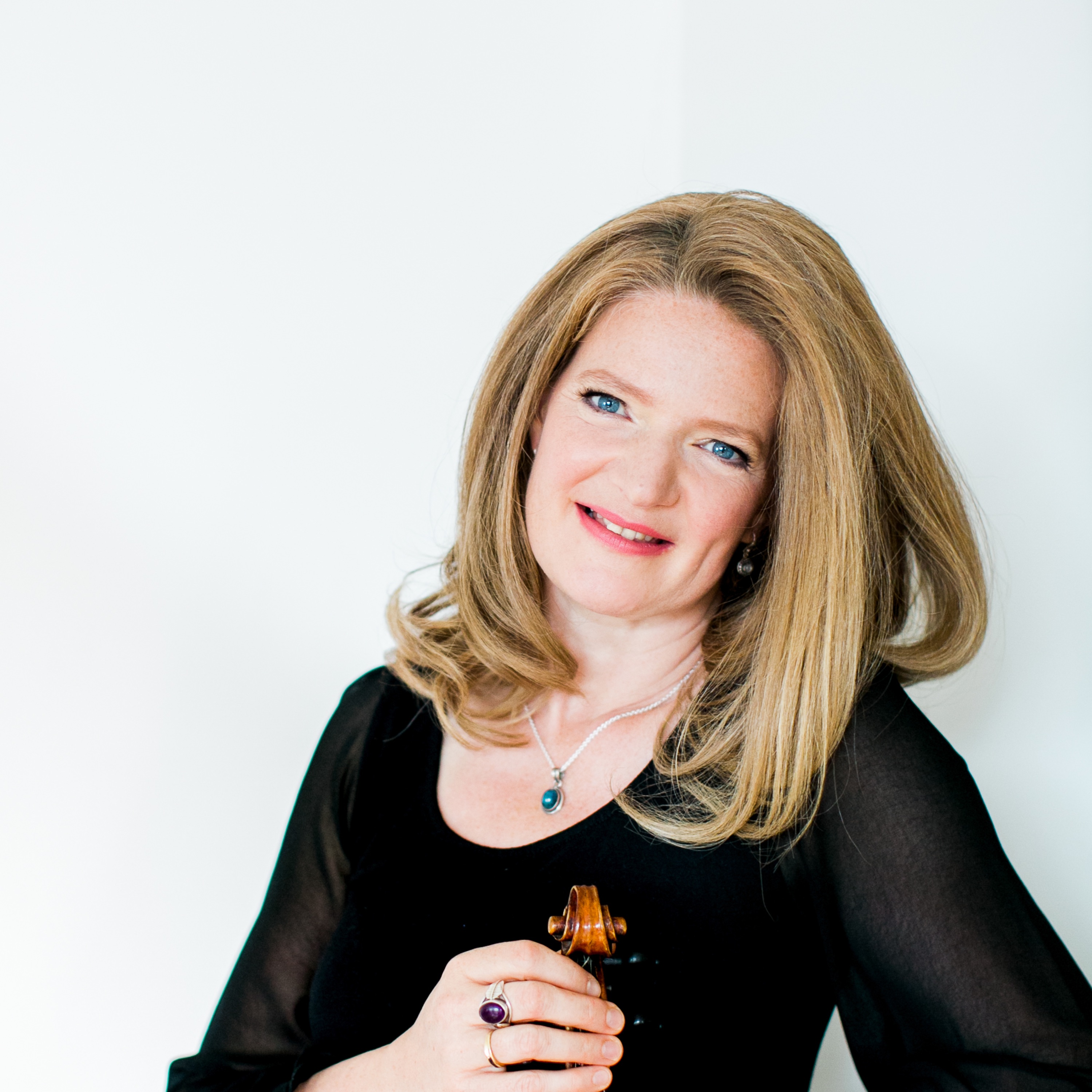 Rachel Podger Portrait