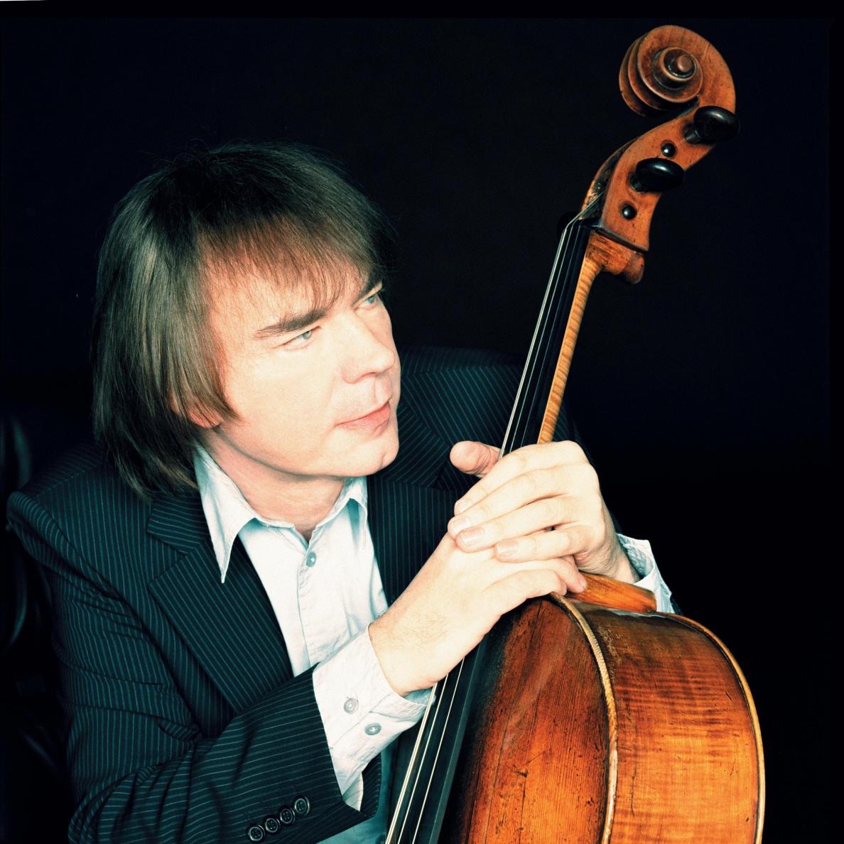 Julian Lloyd Webber portrait