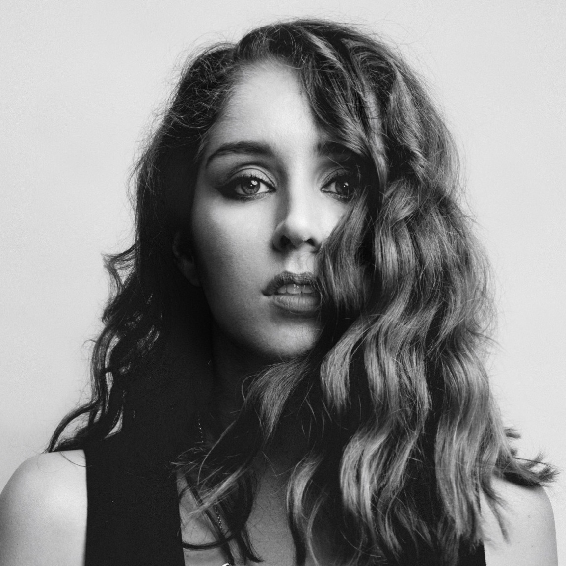 Esmée Denters Portrait