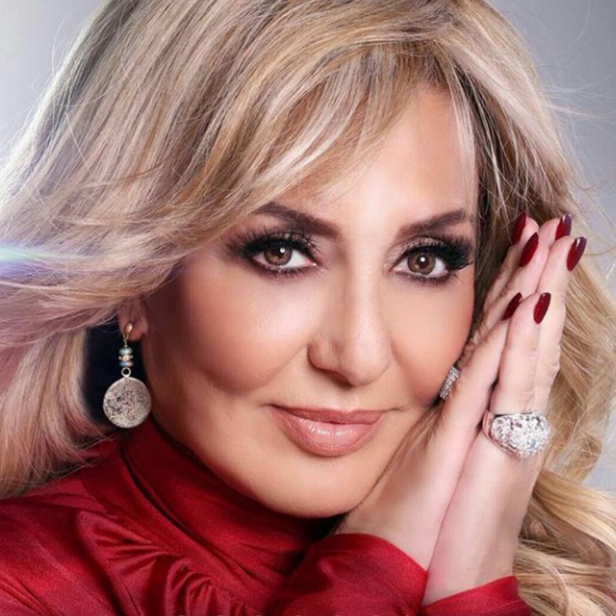 Googoosh portrait