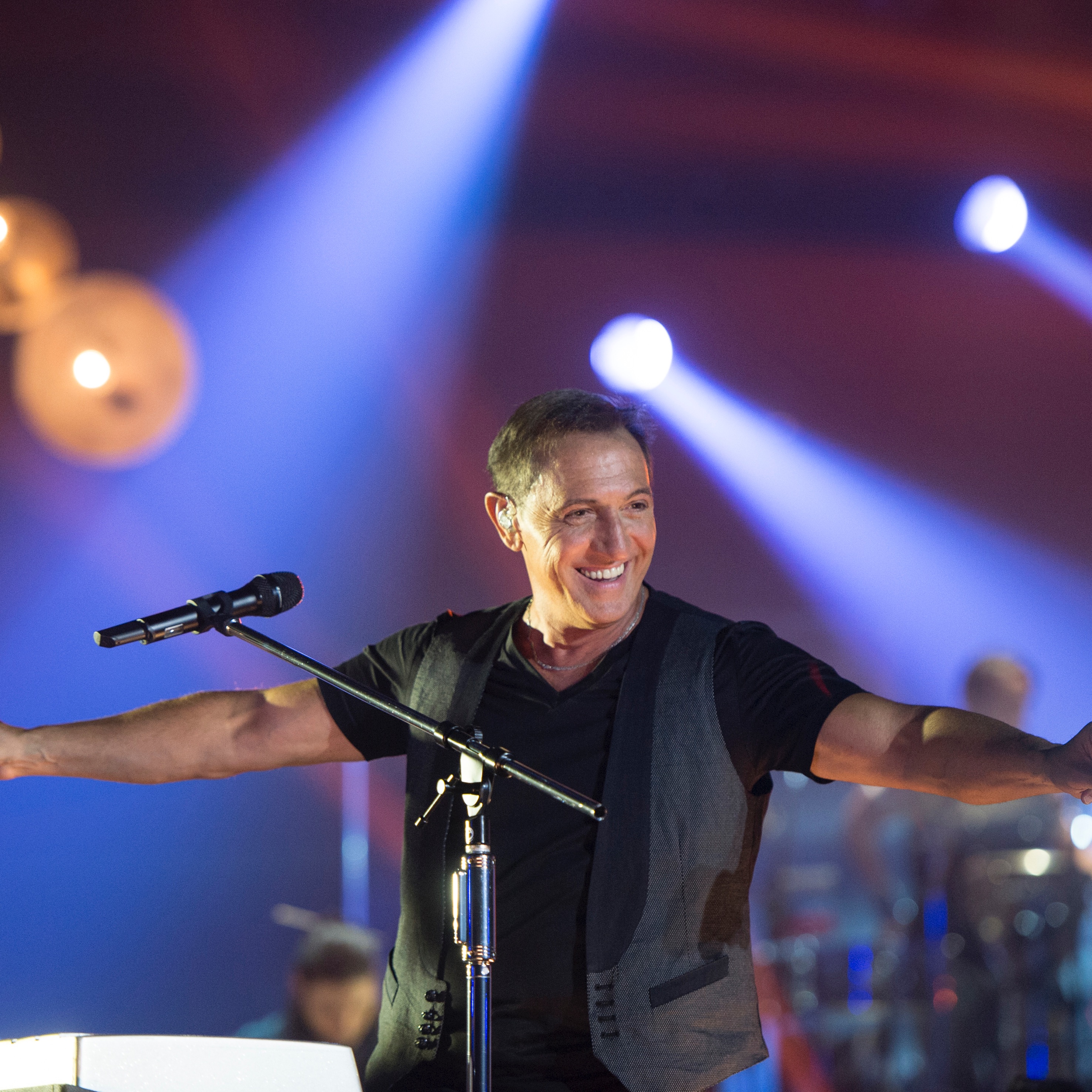 Kany García Feat. Franco De Vita Portrait