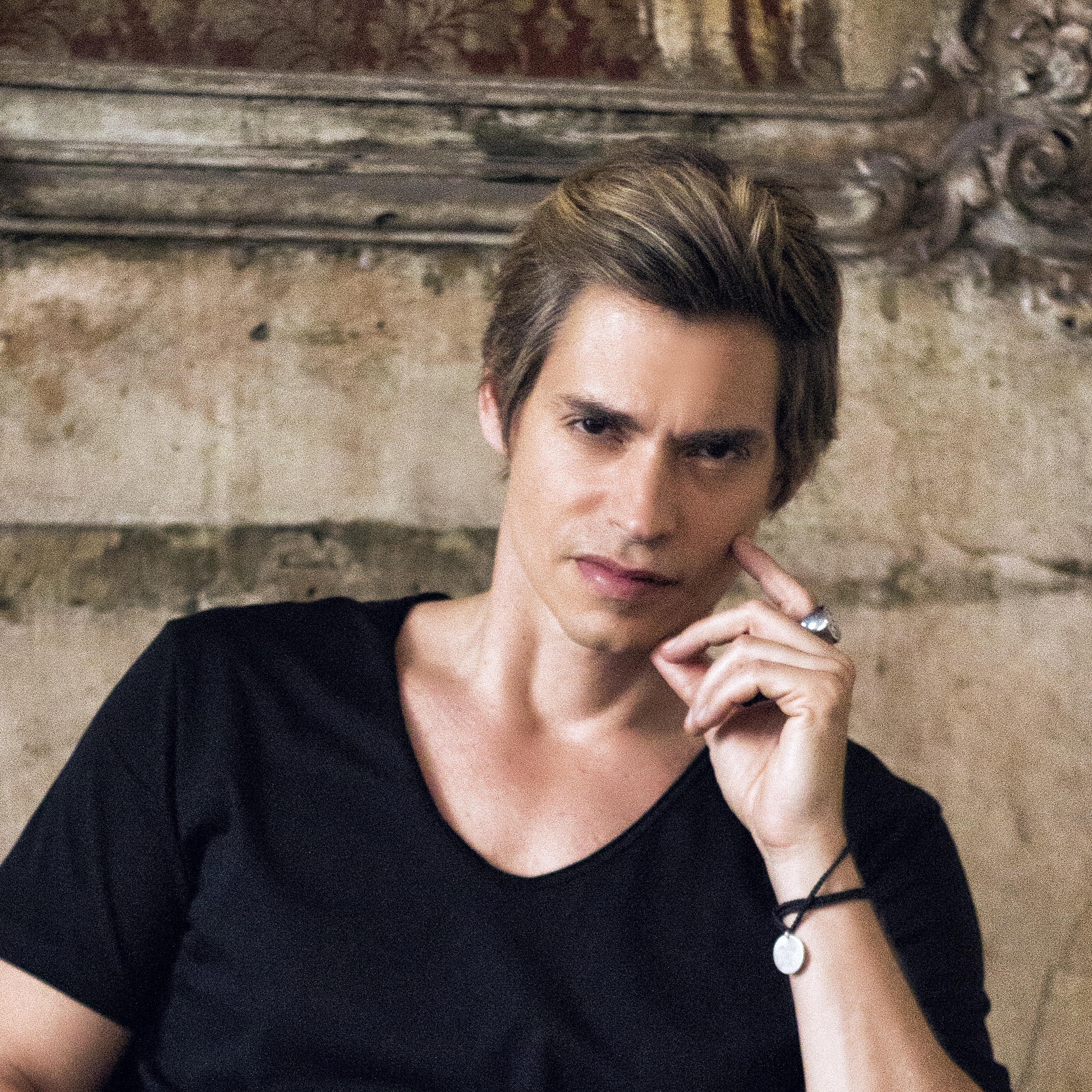 Carlos Baute Portrait