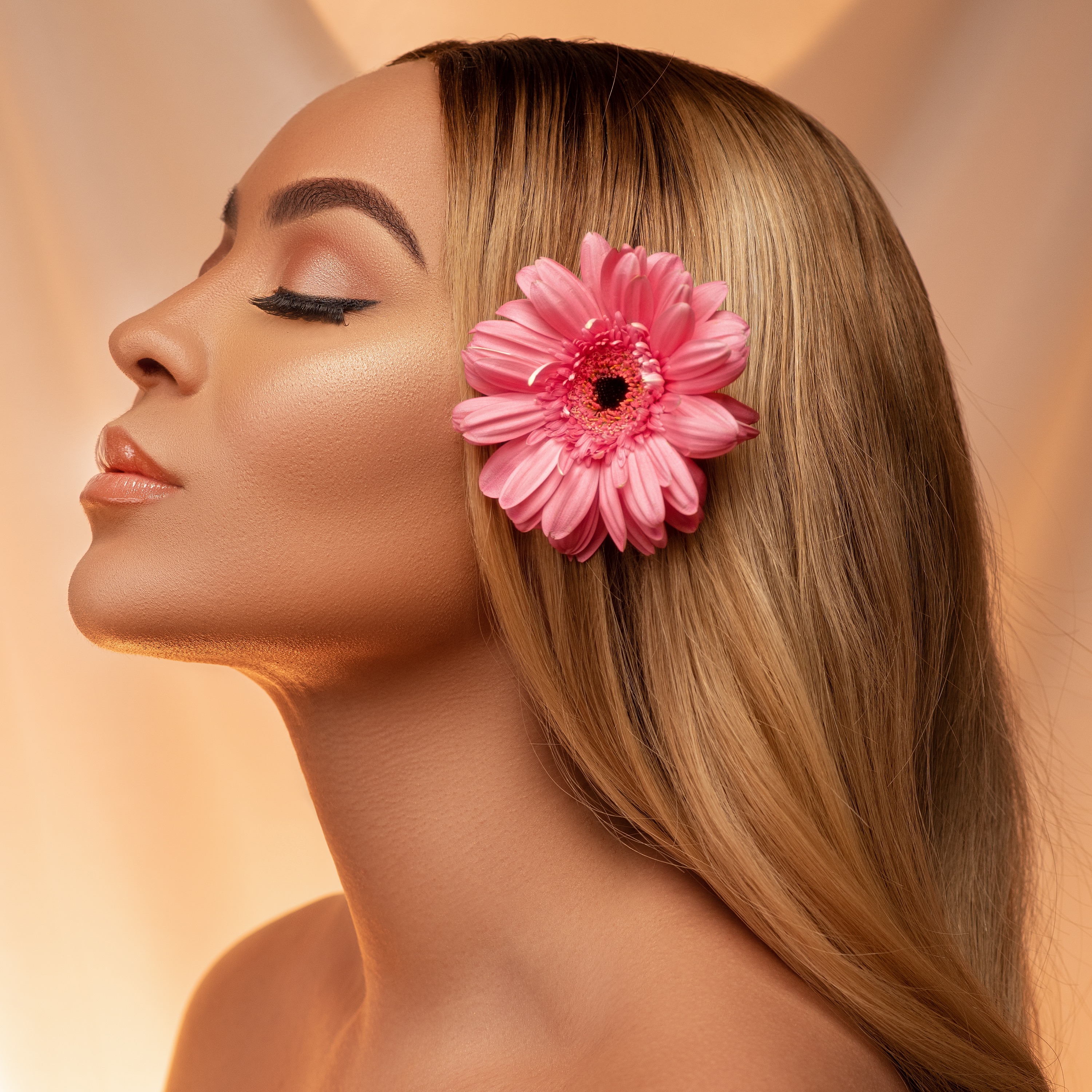 Alyxx Dione Portrait