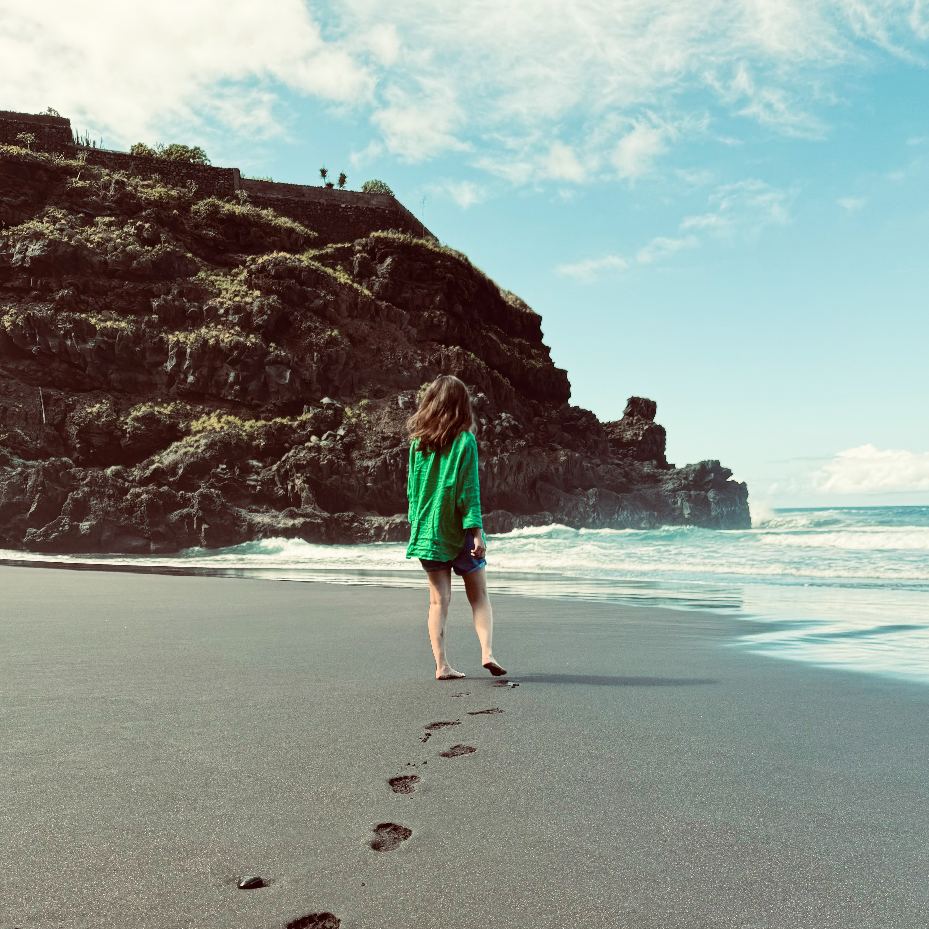 run away girl (black sands version) - Single album cover