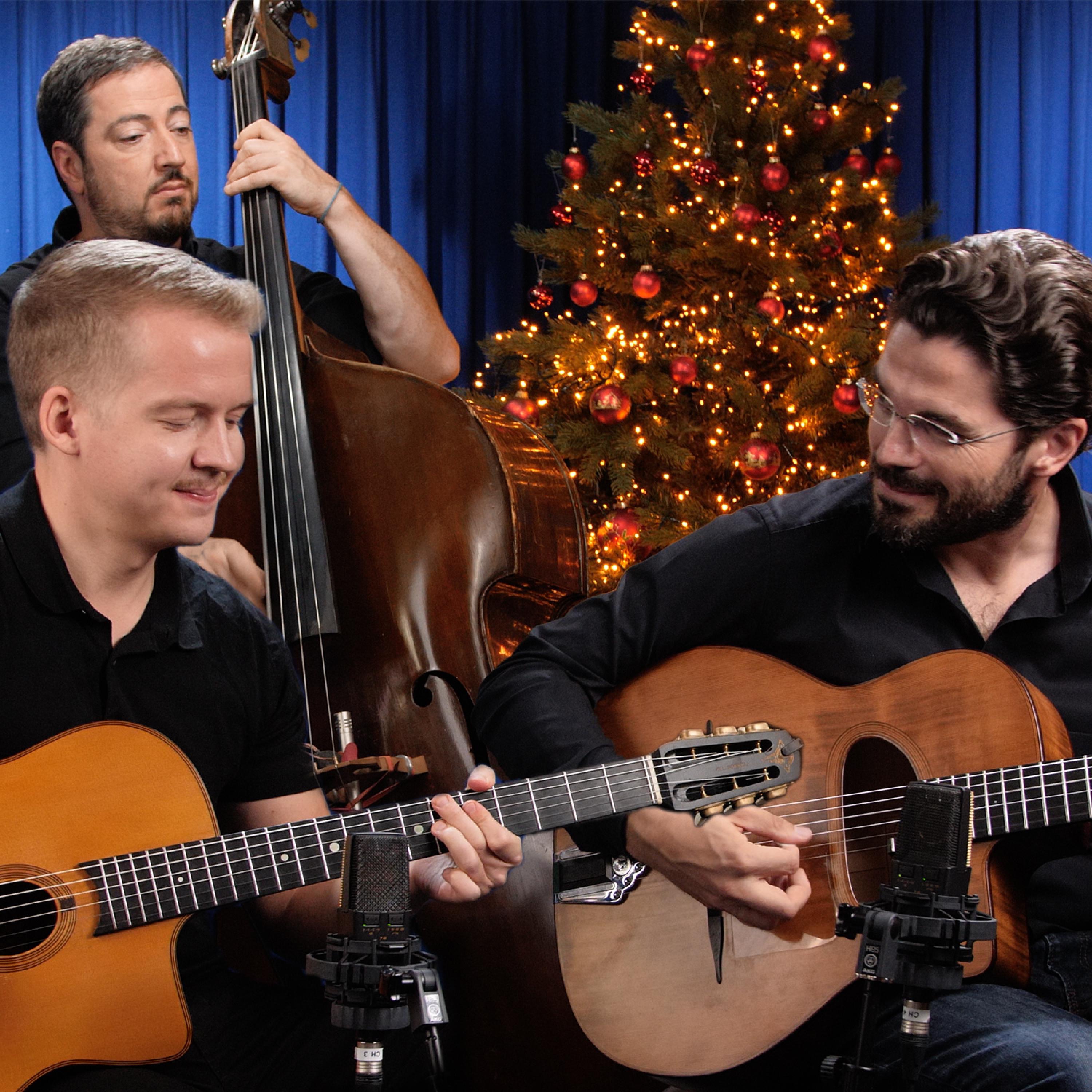 Santa Claus Is Coming to Town (feat. Olli Soikkeli) - Single album cover