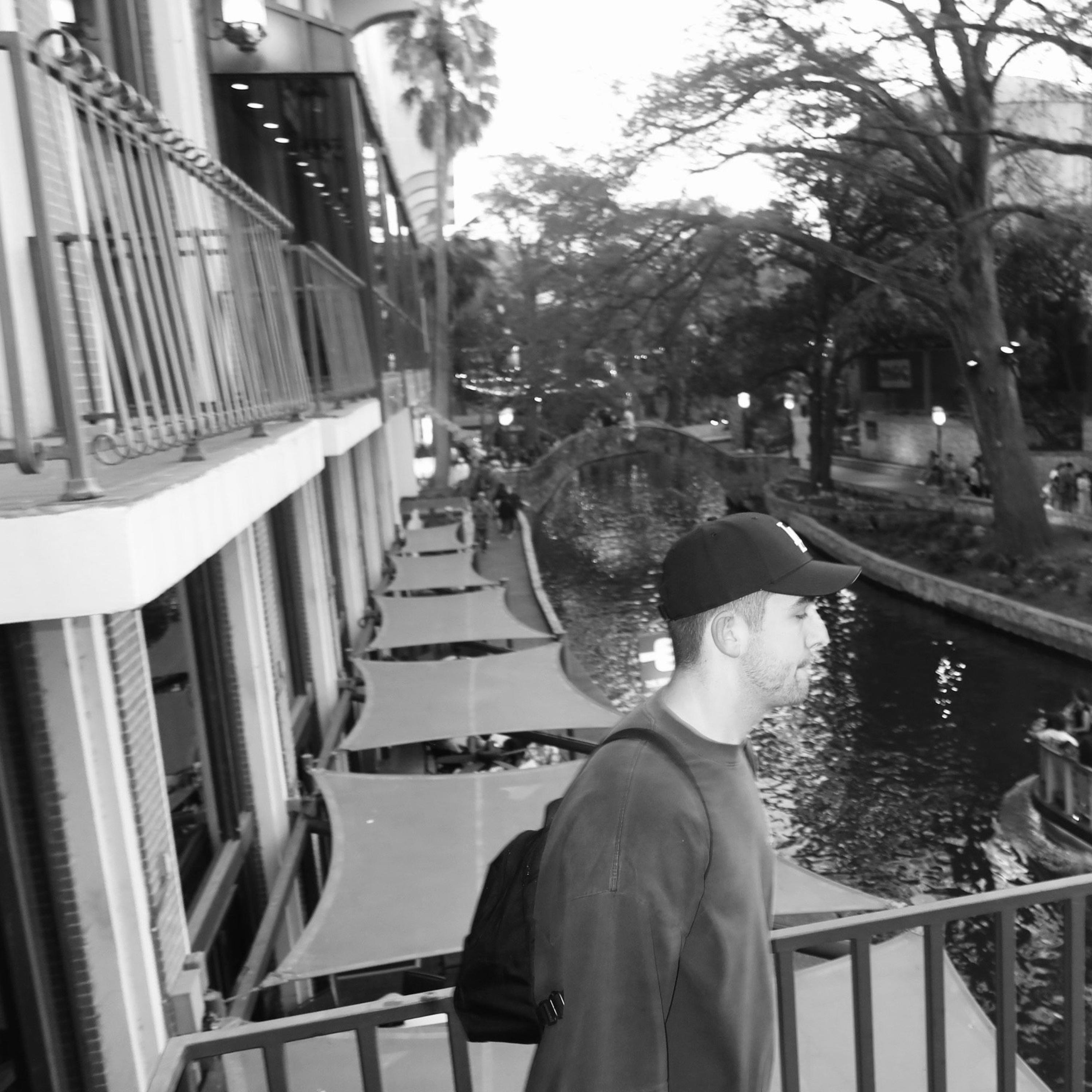 Looking Back (feat. Dizzy Wright) - Single album cover