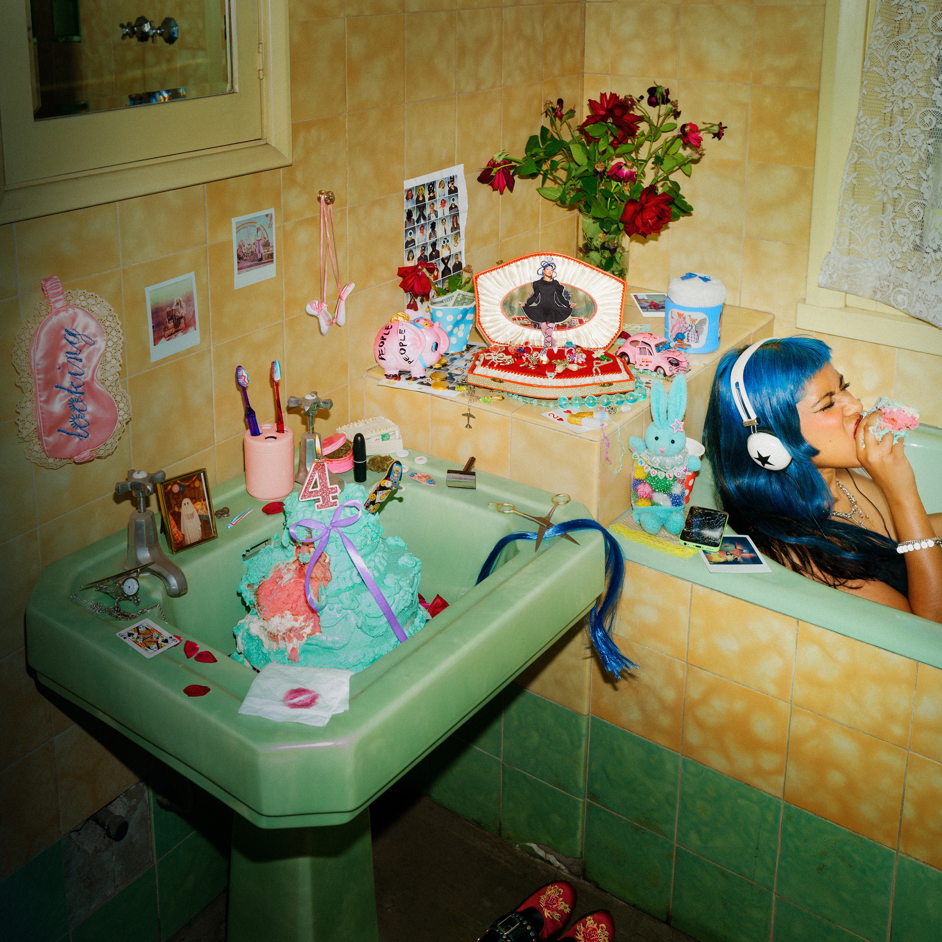 LOOKING FOR PEOPLE TO UNFOLLOW album cover