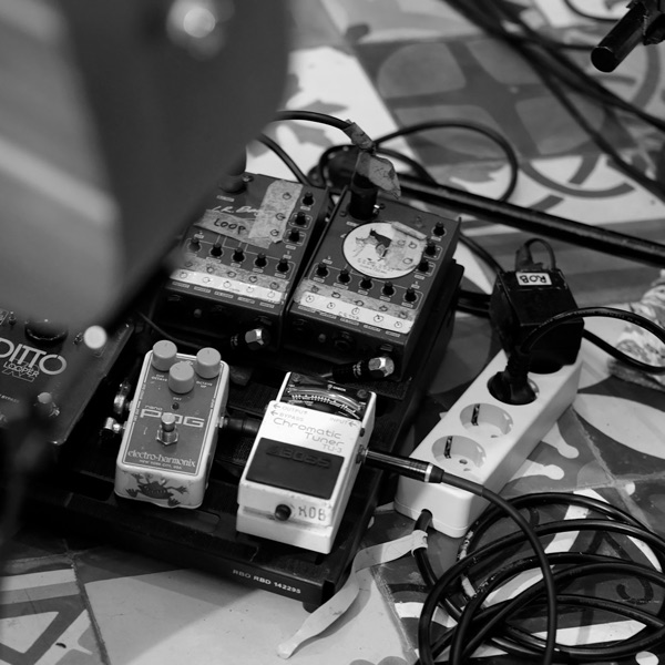 Peace Pretenders (Live Acoustic) - Single album cover