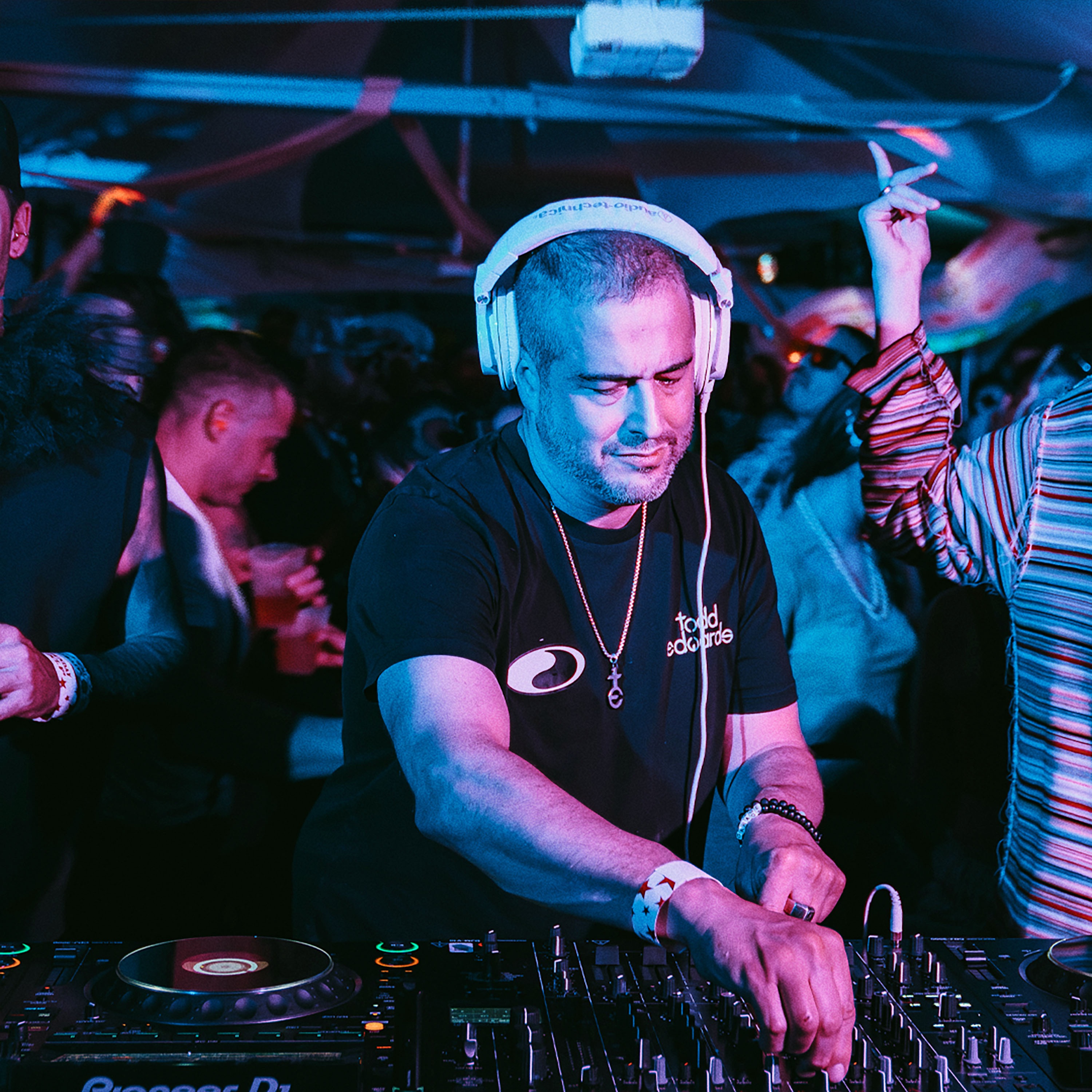 Infectious UKG & House Mix Inside a Circus: Todd Edwards b2b X & Ivy (DJ Mix) album cover