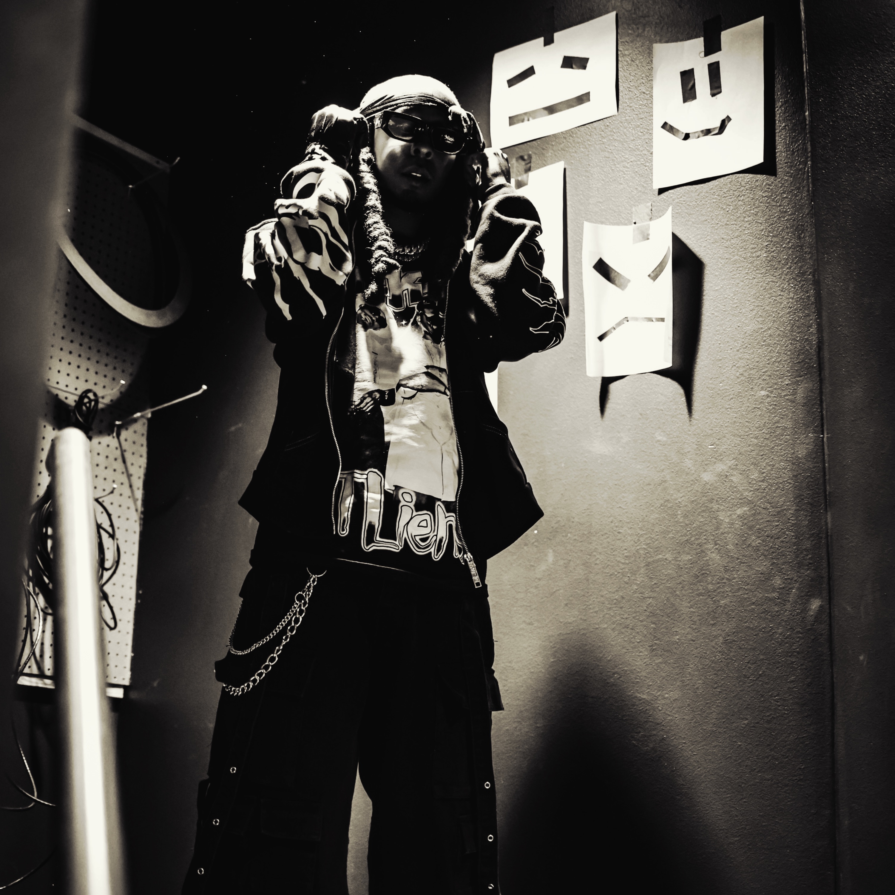 Falling Down (feat. 1K Phew) - Single album cover